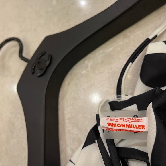 NEW Simon Miller Linkky One Piece Women’s In White Logo Scramble Size M - Picture 7 of 12